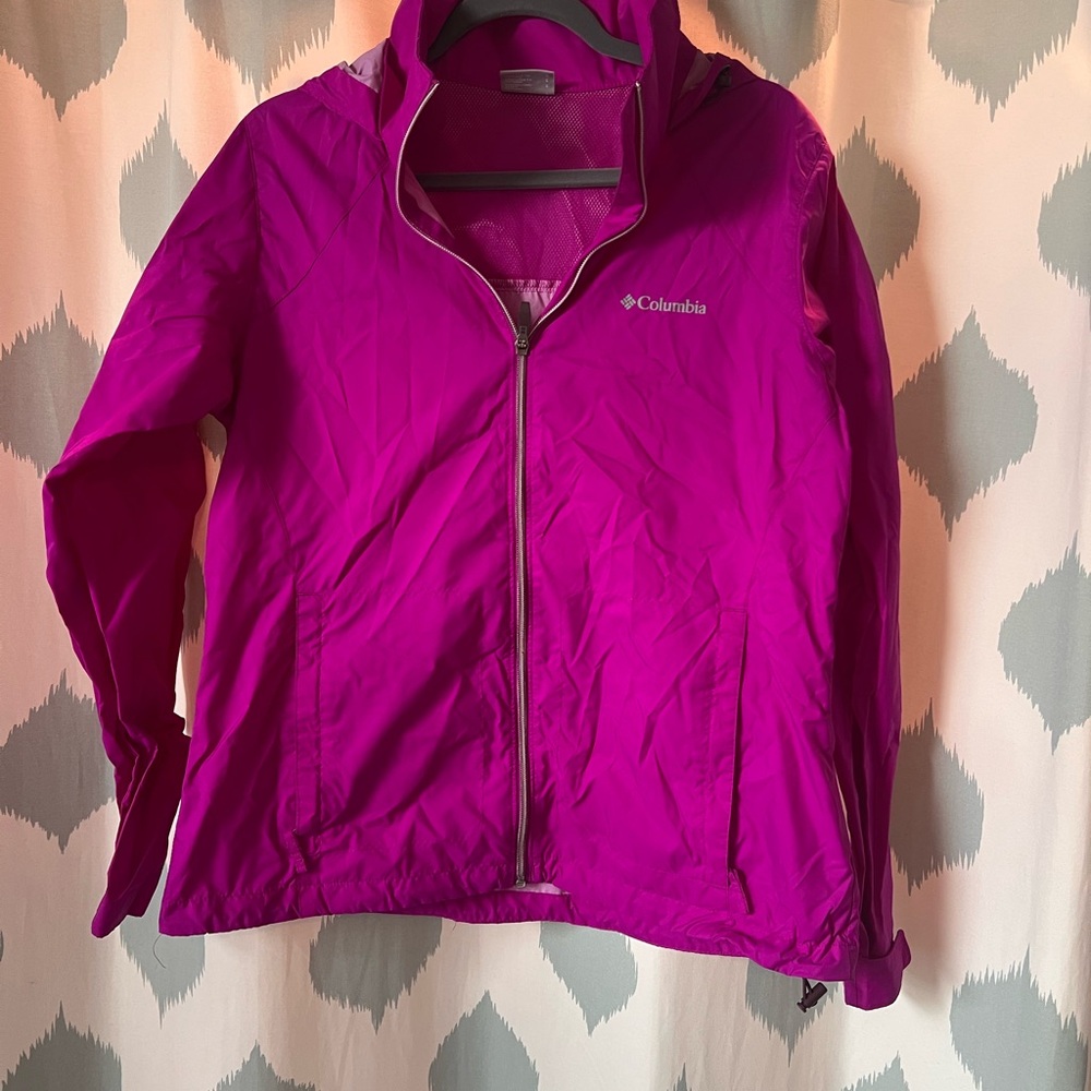 Columbia Women's Magenta rain coat